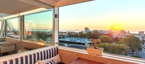 View (from property/room), Balcony/Terrace, Sunset