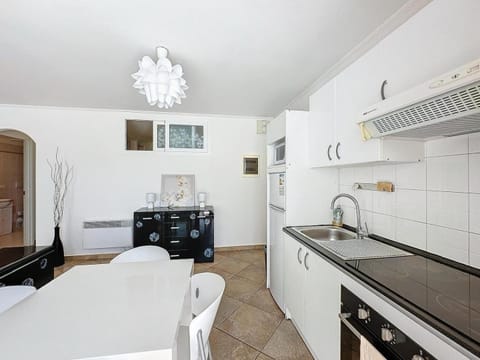 Direct Monaco 2 Pièces devant piscine Apartment in Monaco