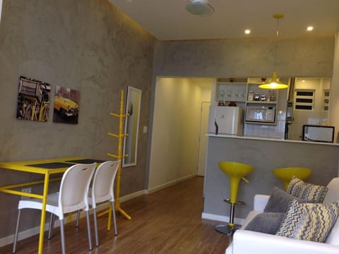 Living room, Photo of the whole room, Decorative detail, Dining area, Bedroom