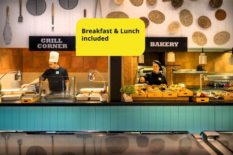 Restaurant/places to eat, Buffet breakfast