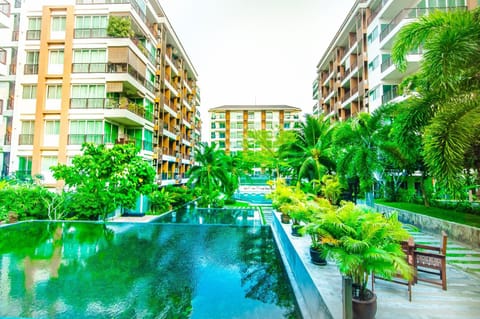 Property building, Garden, Swimming pool, Swimming pool