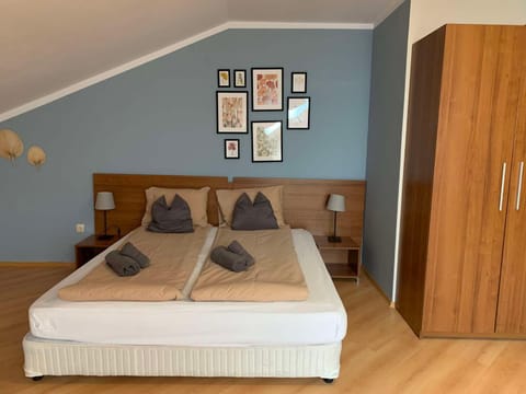 Bed, Bedroom, bunk bed, wardrobe