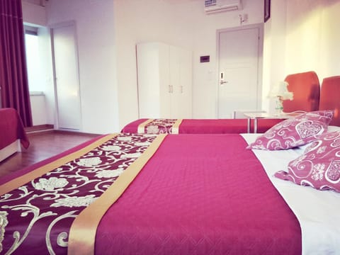 Summer, Photo of the whole room, Decorative detail, On site, Sunset, bunk bed
