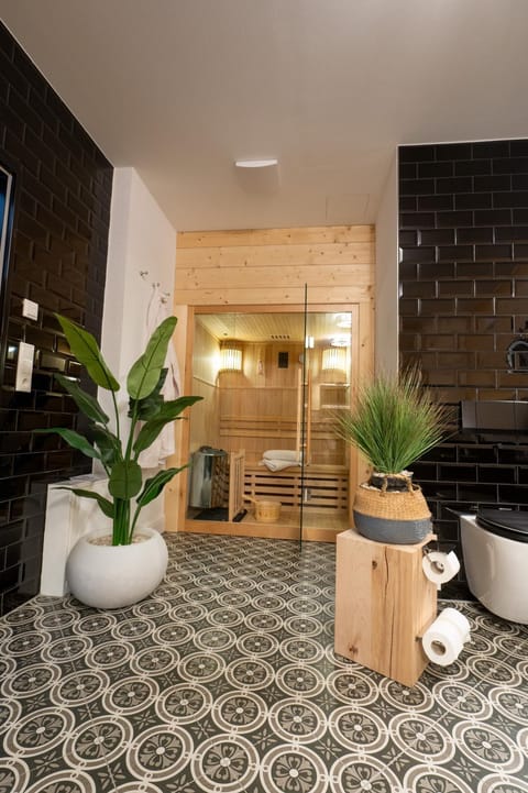 Sauna, Bathroom