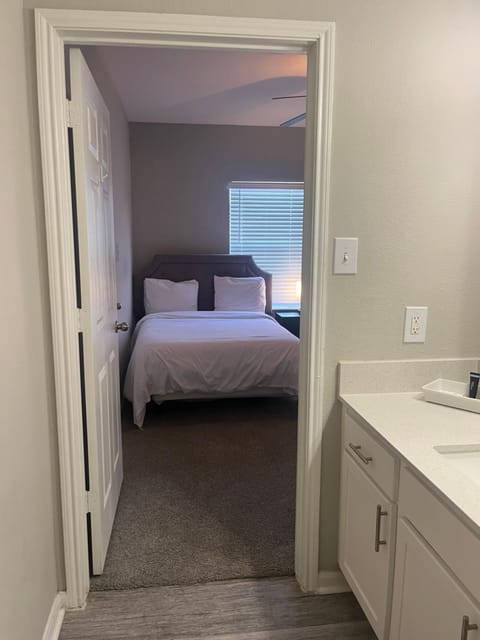 Resort Style Apt/Home in Houston Medical Centre Apartment in Houston