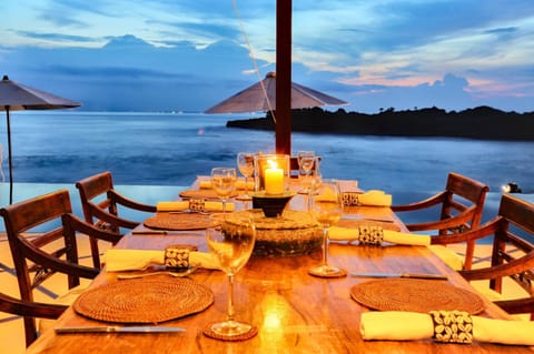 Food and drinks, Dining area, Sea view, Sunset