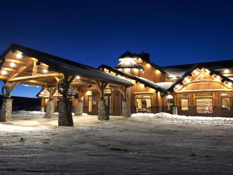 Property building, Facade/entrance, Winter