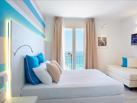 Photo of the whole room, Decorative detail, Bedroom