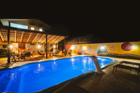 Swimming pool