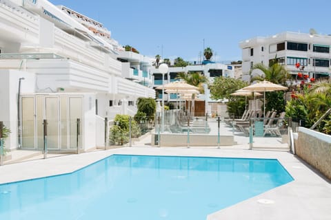 Property building, Solarium, Swimming pool