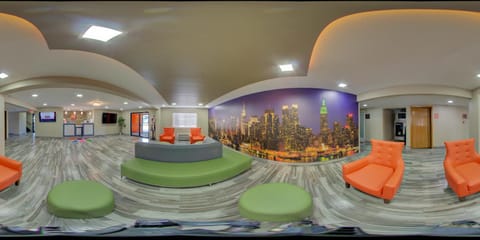 Communal lounge/ TV room, Lobby or reception