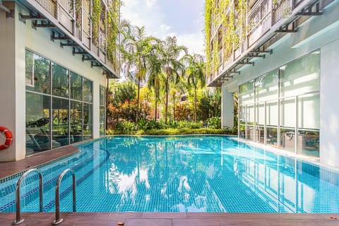 Swimming pool, Swimming pool