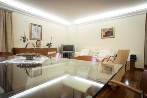 Decorative detail, Dining area