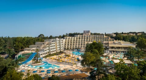 Property building, Bird's eye view, Swimming pool