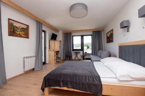 Bed, TV and multimedia, Photo of the whole room, Bedroom, internet, towels