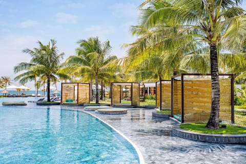 People, Activities, Garden, Beach, Sea view, Swimming pool