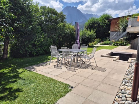 Garden, Balcony/Terrace, Mountain view