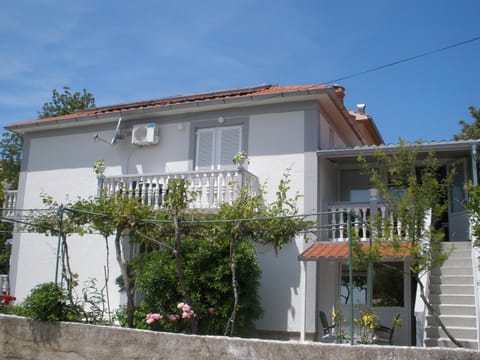 Apartmani i sobe Mara Bed and Breakfast in Lika-Senj County
