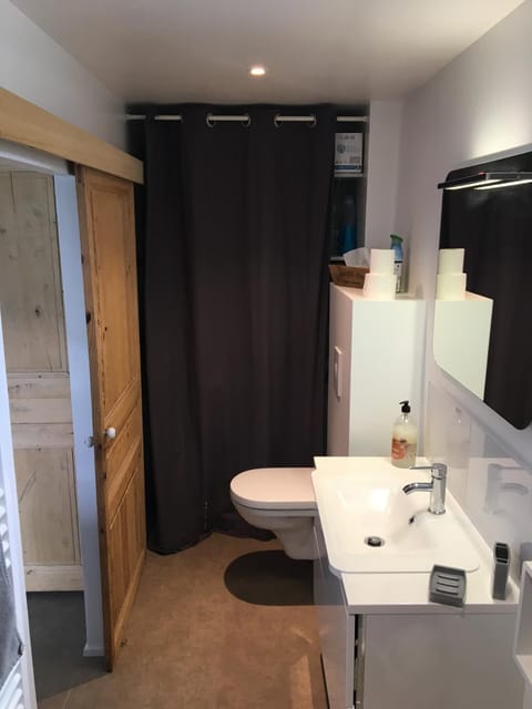 Les Vallées Apartment in Saint-Cyr-sur-Loire