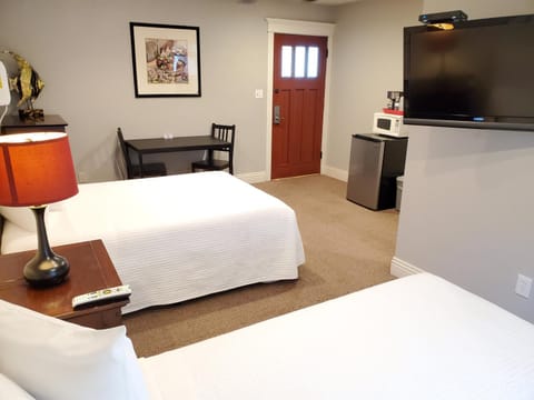 Coronado Island Inn Hotel in Point Loma