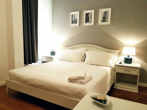 Bed, Bedroom, City view