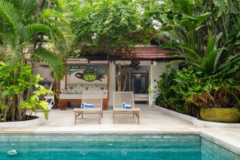 Patio, Day, Garden, Garden view, Pool view, Swimming pool, sunbed