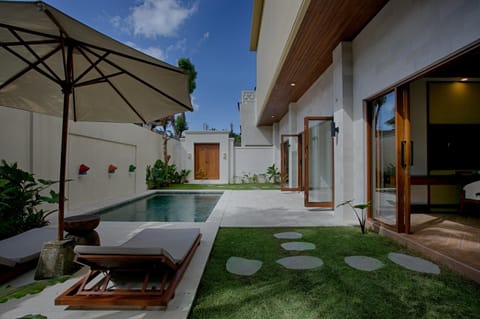 Garden, Pool view, Swimming pool, sunbed