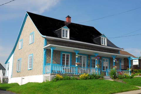 Property building, Nearby landmark, Garden