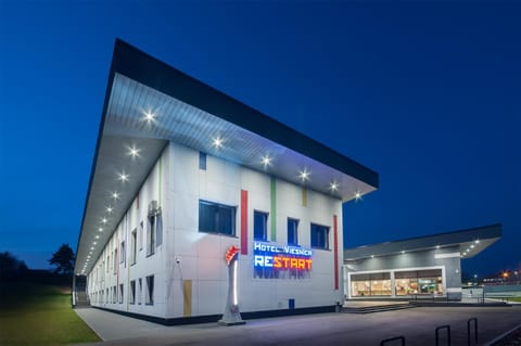 Facade/entrance