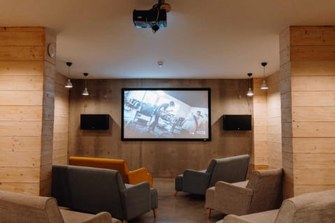 Communal lounge/ TV room, TV and multimedia, Evening entertainment