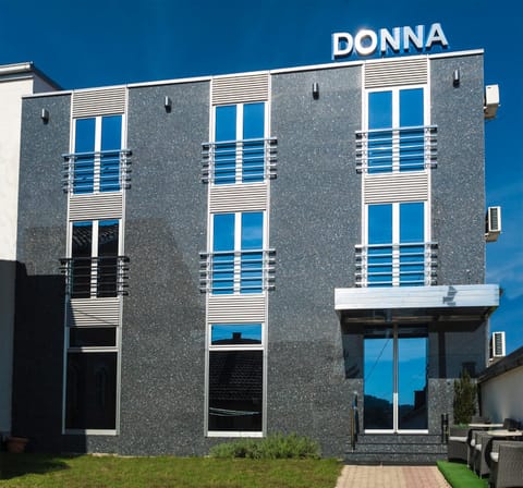 Property building, Facade/entrance