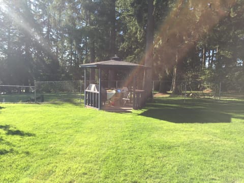 Patio, BBQ facilities, Garden, Balcony/Terrace