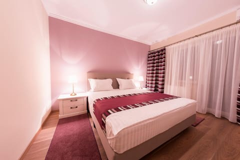 Bed, Balcony/Terrace, young children, older children, Family