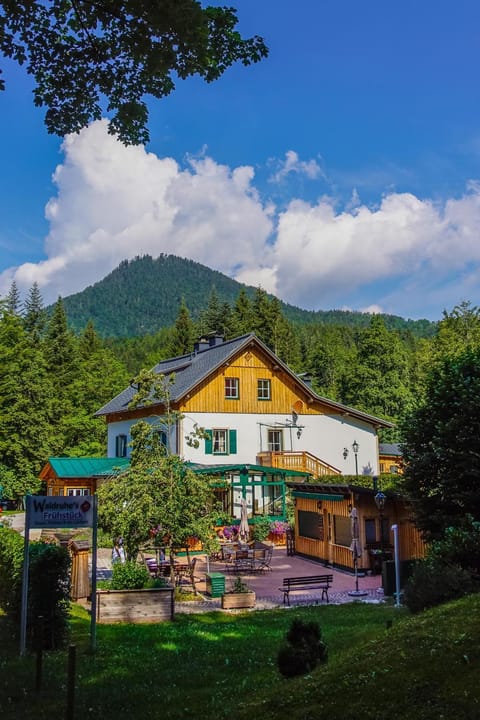 Facade/entrance, Garden, Balcony/Terrace