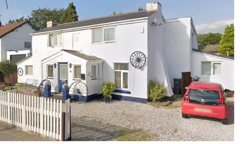 Property building, Day, Parking