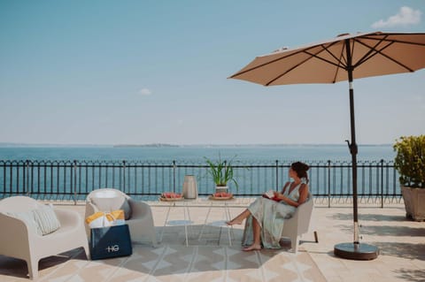 Balcony/Terrace, Lake view