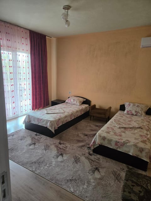 Apartment Lachevi Bed and Breakfast in Blagoevgrad Province