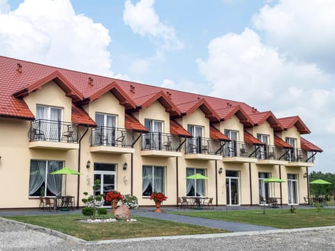 Property building, Facade/entrance, Garden, Balcony/Terrace, Other, Decorative detail, Floor plan, Area and facilities
