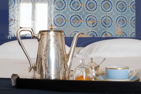 Coffee/tea facilities, Photo of the whole room, Decorative detail