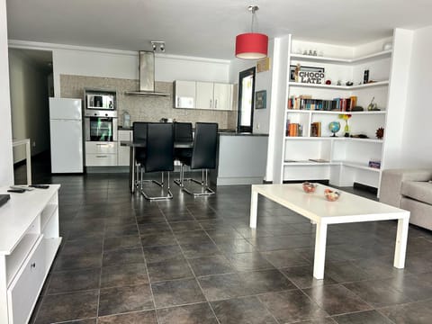 Kitchen or kitchenette, Living room, kitchen