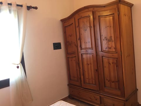 Bed, Decorative detail, Bedroom