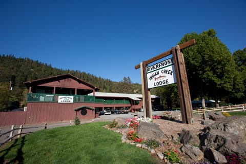 Property building, Facade/entrance, Property logo or sign, Mountain view