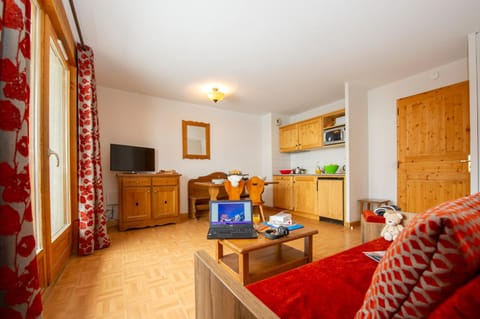 Communal lounge/ TV room, Kitchen or kitchenette, Living room, Dining area, children, Family, minibar