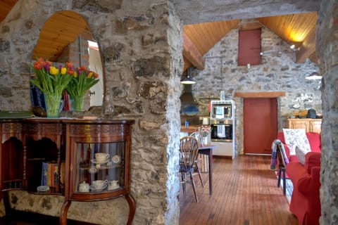 Living room, Seating area, kitchen