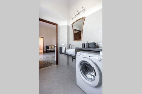 Bathroom, washing machine