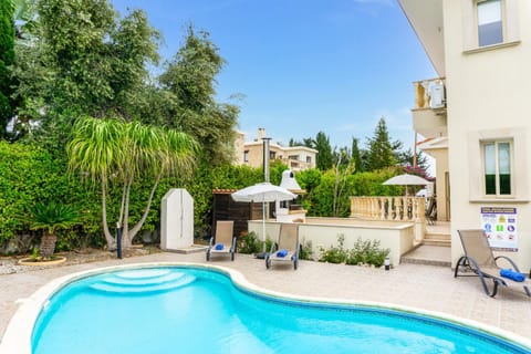 Villa Deja Blue by Ezoria Villas Villa in Peyia