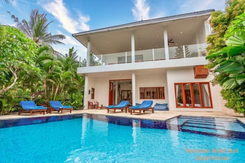Property building, Garden, Balcony/Terrace, Pool view, Swimming pool, sunbed