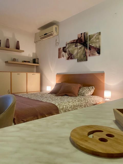 Bed, Kitchen or kitchenette, Photo of the whole room, Bedroom