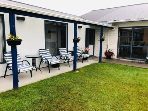 Patio, Facade/entrance, Garden