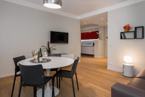 Kitchen or kitchenette, Living room